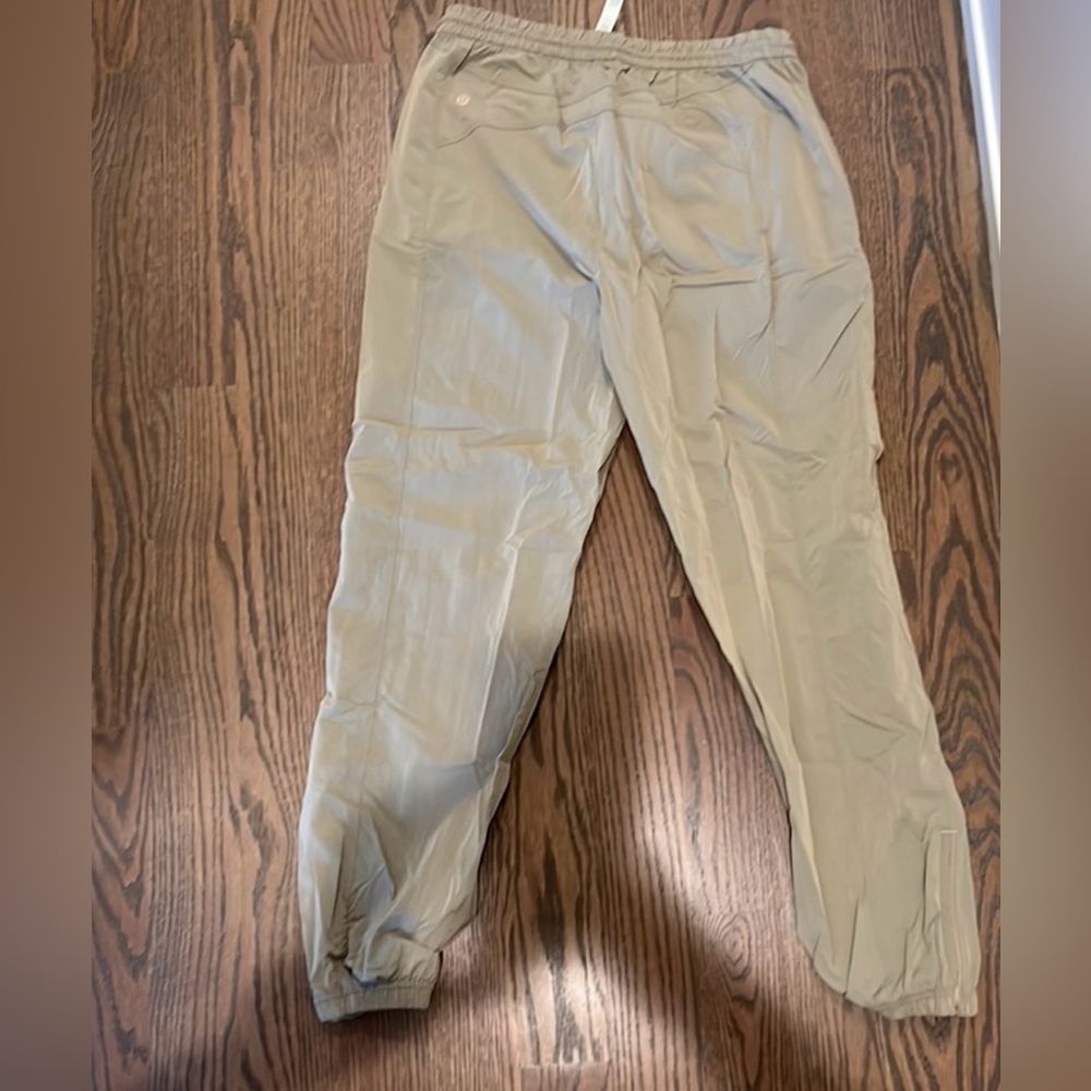 Lululemon joggers - Picture 2 of 5